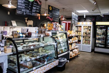 zingermans's tweet photo. See Tessie's 😳 cheese braiding skills 😎 &amp; more:
@MLive chronicles "A tour of @ZingCreamery in #AnnArbor"  
https://t.co/GrIZOsPv58
 
#meetthemaker
#knowyourcheese
#cheesemonger
#cheeseplease
#buylocal 
#eatlocal 
#localbusiness 
#zingermanssouthside https://t.co/aexuvnr1bt