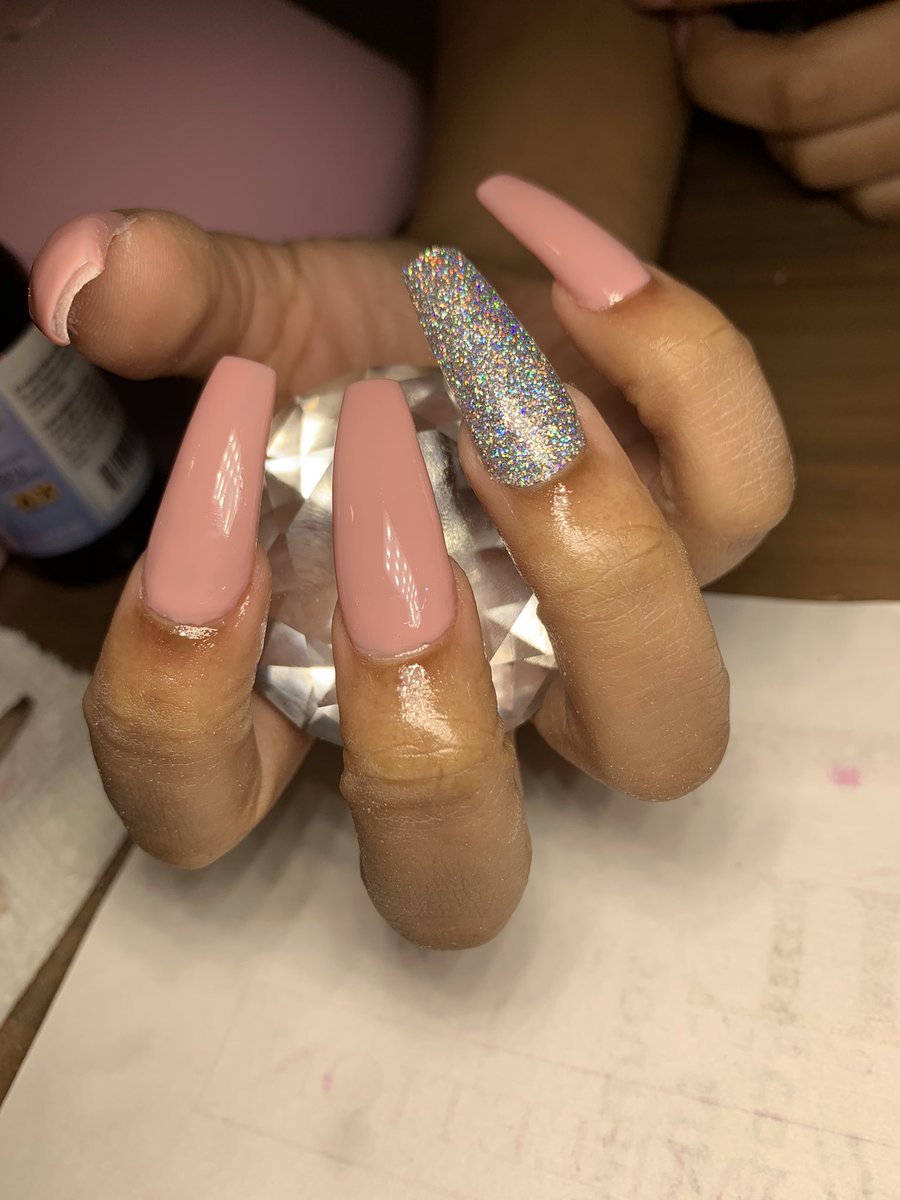 madissynn's tweet photo. only my first week since i started doing nails. 🧐 located in DURHAM, NC! follow my nail page. @theenailfanatic on instagram. RT RT RT!!! 💕 https://t.co/9WSb1VG9E2