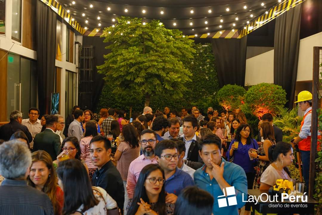 LayoutPeru's tweet image. Inicio a Obra Villa Convivium en el distrito de Magdalena. 
Todos los propietarios vivieron una noche espectacular , te invitamos a vivir la experiencia #LayOutPeru.🤩😎
Dale a tus invitados ese evento que esperaban!🥰

➡️Informes: ☎️4383783 o 📲942781247