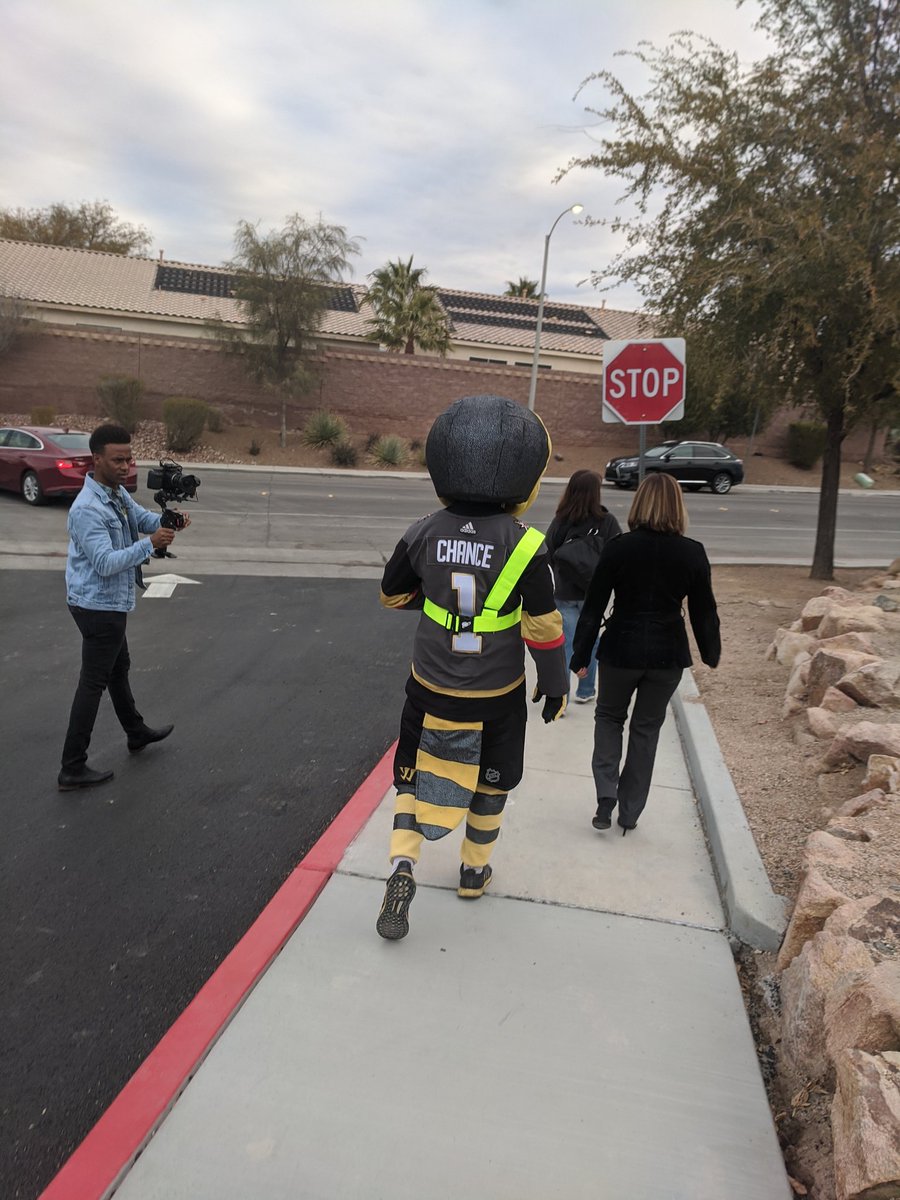 SergioNewsMan's tweet photo. So cool watching @ChanceNHL help AAA School Safety Patrollers for @AAA_Nevada during morning patrol!
#letsgo #safetyfirst #AAANevada https://t.co/TjK1AmzKcf