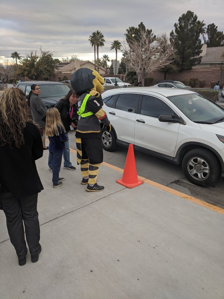 SergioNewsMan's tweet photo. So cool watching @ChanceNHL help AAA School Safety Patrollers for @AAA_Nevada during morning patrol!
#letsgo #safetyfirst #AAANevada https://t.co/TjK1AmzKcf