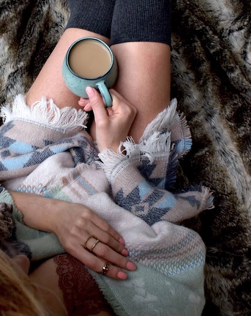 definiteglam1's tweet photo. Orchid Glory Wrap will keep you warm and cosy during wintery days ❄️❄️❄️
https://t.co/6gRJBpiYCj https://t.co/rtCknawulO