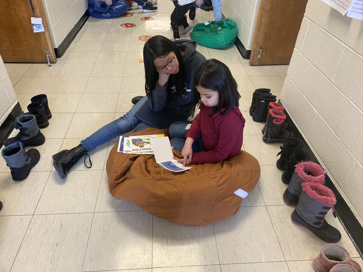 mskaja116's tweet photo. Our Wildcat Web Crew Leaders working with students at Indian Hill today. @IHES_Chiefs #rlmspride https://t.co/39BVkqbgy2