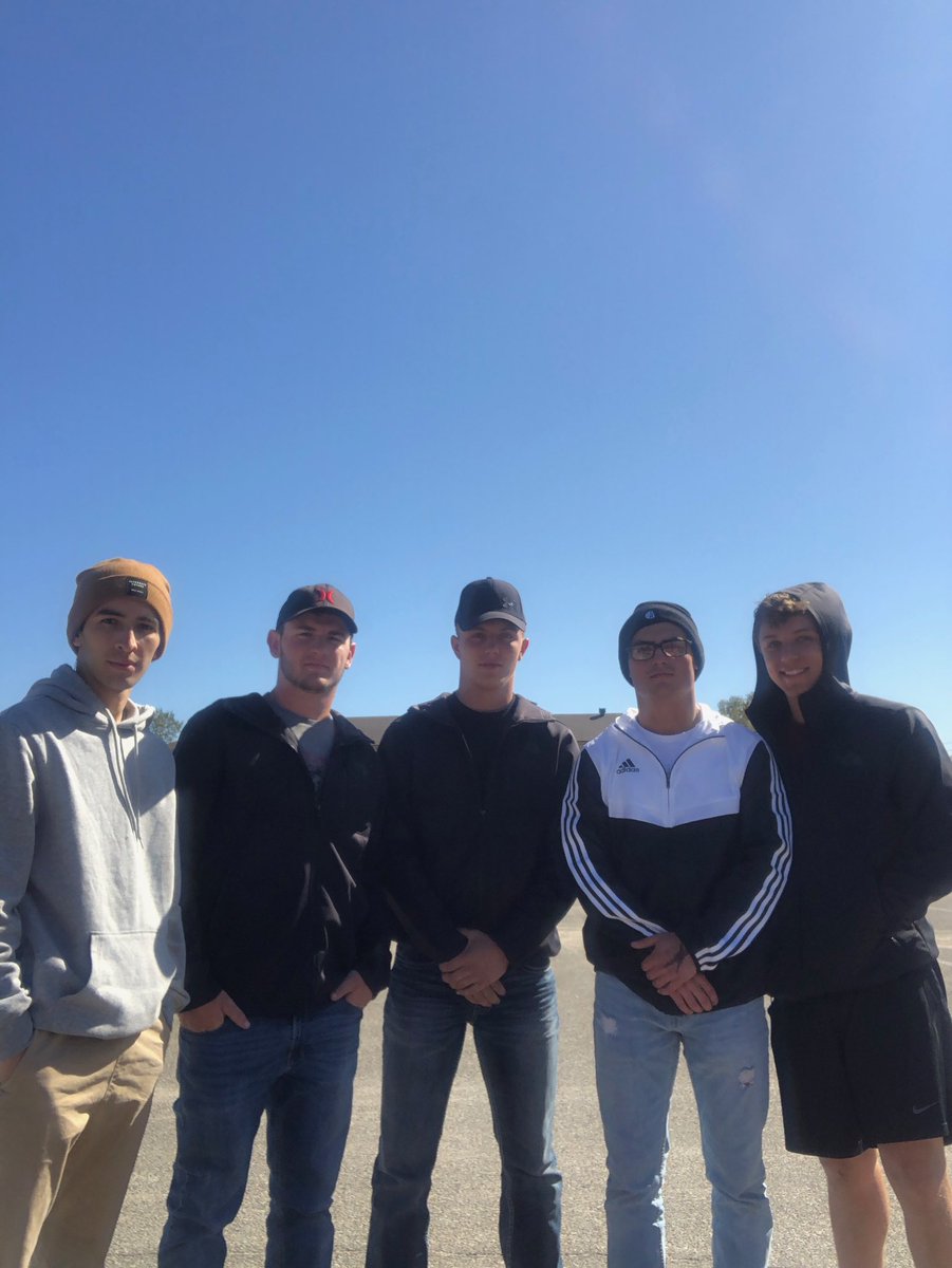 LoganSharpe10's tweet photo. Buddy ol pals https://t.co/LZSZyLvILB