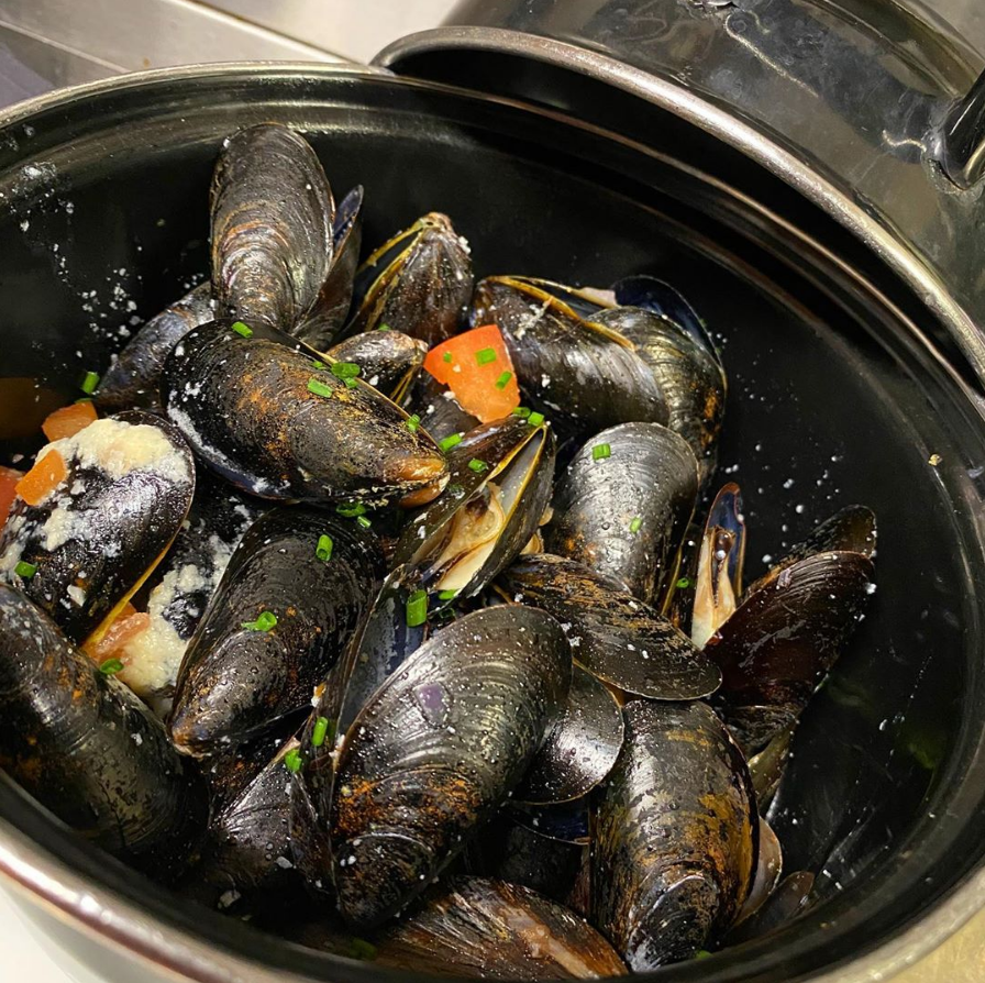 Stone House Dining tweet media