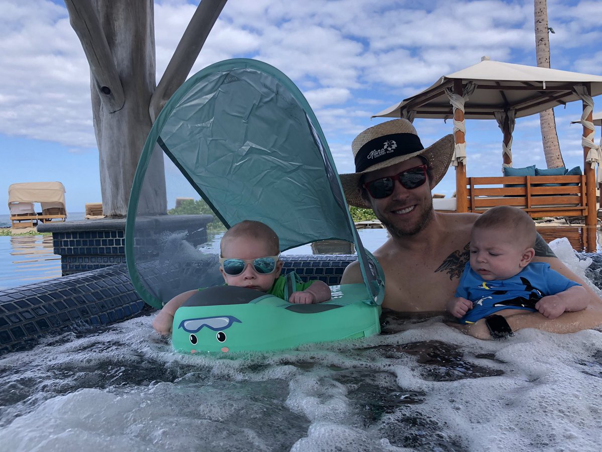 JettReddick's tweet photo. Not a care in the world #nothingelsematters #myboys https://t.co/wv9nX9D1AL