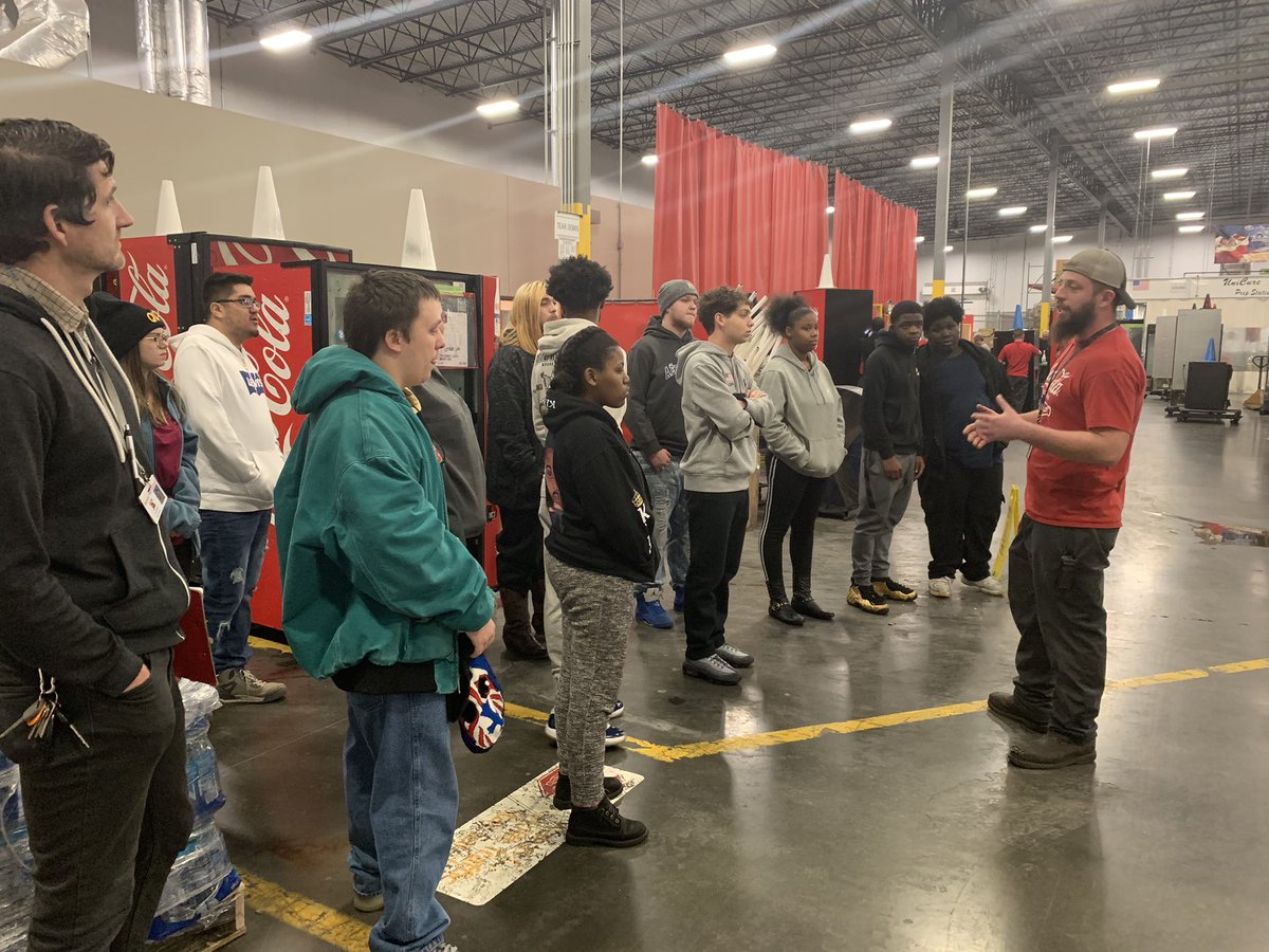 BrittanyHill84's tweet photo. Ss from @Seneca_High attending a My Future Story Transition Business Tour #KYGLEC #Transition @kyglec https://t.co/NkUZr4nqLa
