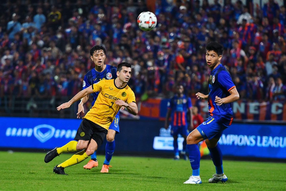 Bienvecadiz86's tweet photo. 🔥 What a game! What a win in Thailand! #teamwork 💛
AFC Champions League
🇹🇭 Port 0-1 Ceres 🇵🇭
Next stop: Tokyo 🇯🇵
@ceresnegrosfc #bigeffort #passion #hardwork #togetherasone #offtotokyo https://t.co/D8hnaWhlNK