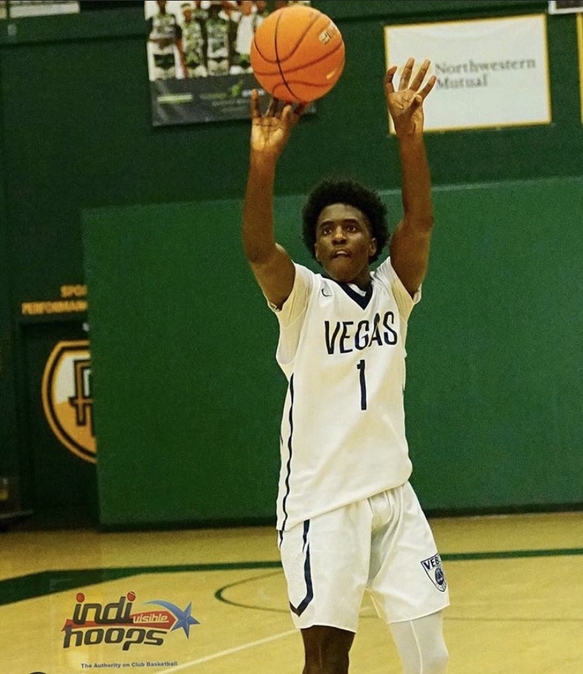 IndiHoops's tweet photo. Congrats to Will McClendon commitment to UCLA an IndiWorld champion from @WMcclendon #IndiWorld2 copywrited pic: https://t.co/uU6nQuhVO5