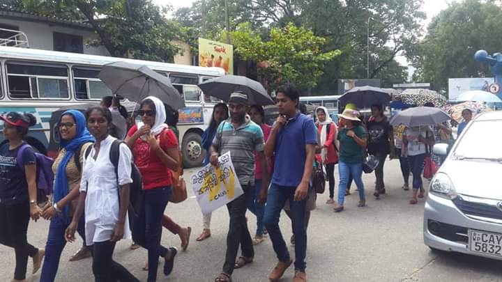 SriLankaTweet's tweet photo. Unemployed graduates to protest in Colombo today morning, says there are doubts about government’s program of recruiting 50,000 unemployed graduates as the promise was only made verbally.
https://t.co/idKWbpOkhb
#LKA #SriLanka #JobsLK #ProtestSL #CAUG #Traffic https://t.co/HTyFPm3aWS