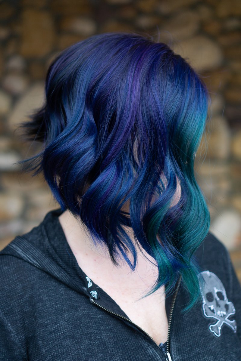 SkyParlorSalon's tweet photo. How gorgeous is this mermaid #oilslick color by Naomi?! ๐๐คฉ These #vibrant strands were #painted with @PulpRiotHair .โจ #hair #haircolor #pulpriot #pulpriothair #pulpriotcolor #pulpriothaircolor #fantasycolor #fantasyhair #oilslickhair #vibranthair #fashioncolors #colorfulhair https://t.co/S3TBkjGFo9