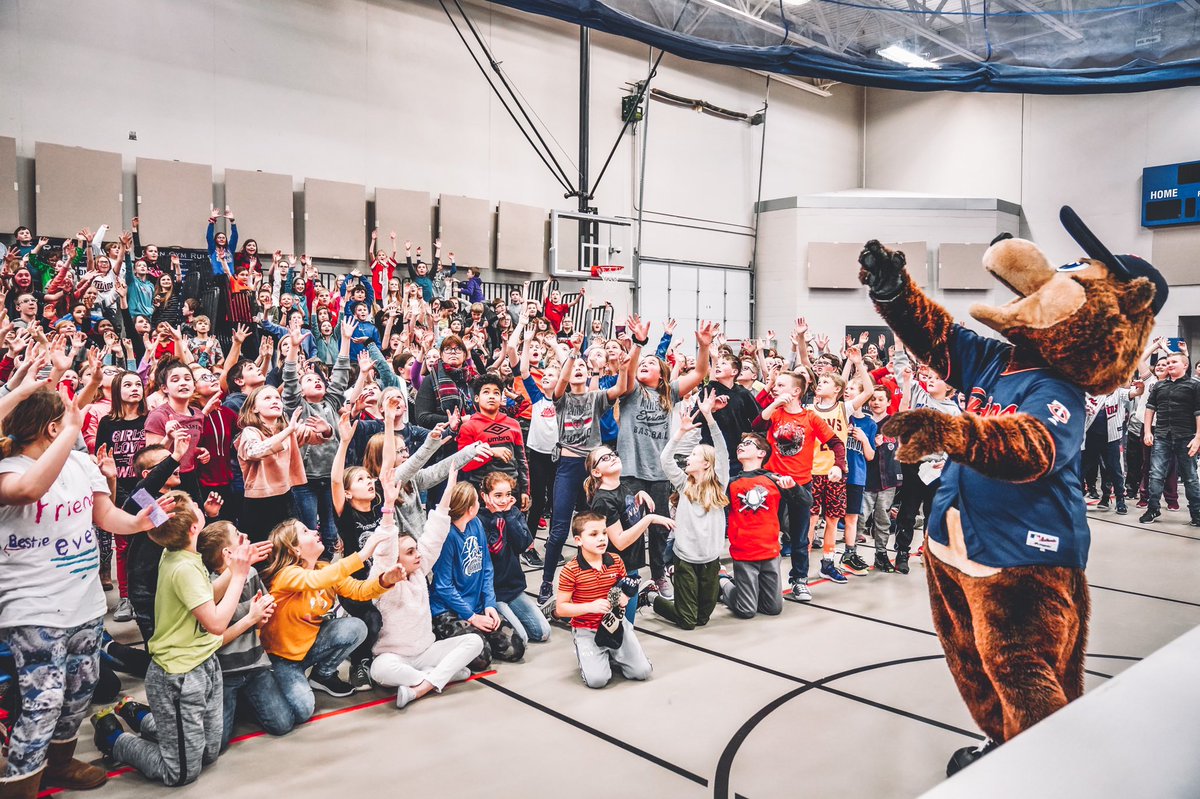 Twins's tweet photo. Day two of #TwinsWinterCaravan took us to Brainerd, St. Cloud, Dassel, Duluth, and St. Paul! #MNTwins https://t.co/rRJpMiaz3l