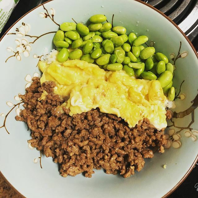 ClementsCorinne's tweet photo. #soborodon because I wanted comfort food, but make it extra https://t.co/20bSEoL2Qw https://t.co/mQr34py8nv