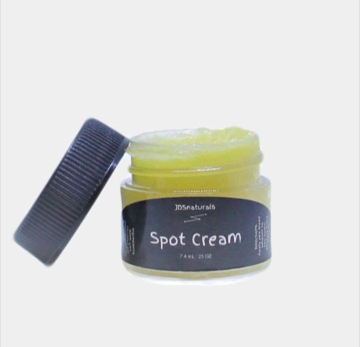 There's a reason Spot Cream is our best seller, check out these overnight results on some HUGE incoming pimples 👀 ice+spot cream= ✌ 

Even if you don't need a full skin care line, Spot Cream is a great addition to anyone's routine! 
#natural #skincare #handmade