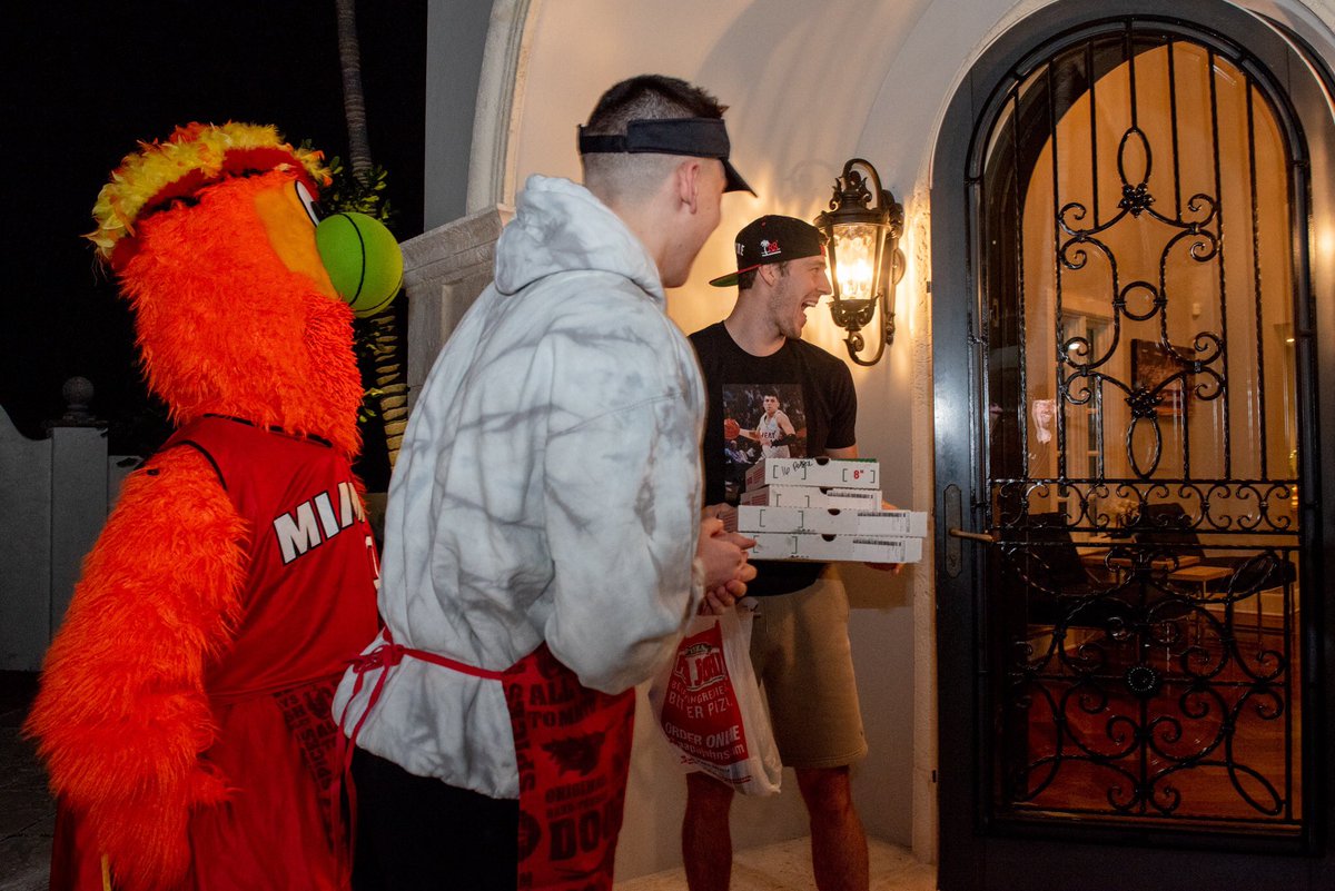 Goran_Dragic's tweet photo. Thank you @raf_tyler for delivering dinner to my family...but don’t quit your day job!!!😂 #BabyGoat 🐐 #TheDragon 🐲 @MiamiHEAT https://t.co/2q2dqvDjWJ