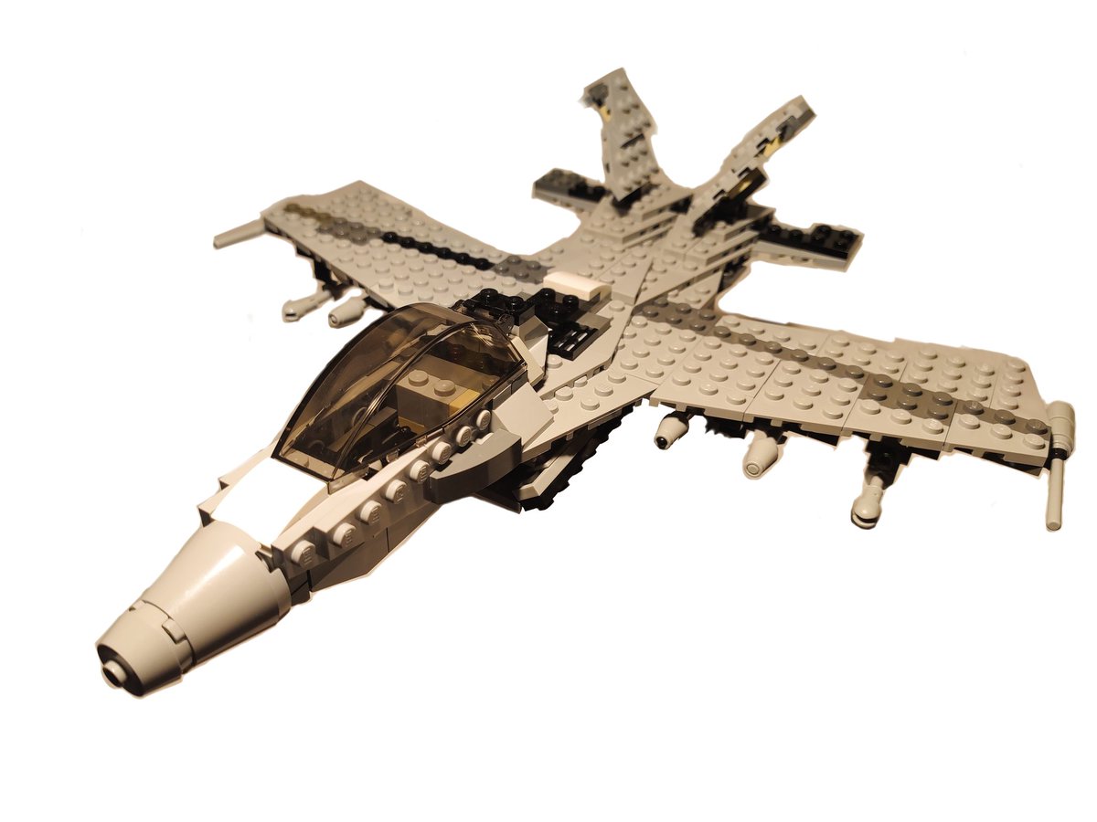 エリアス Pa Twitter 新作です レゴでジェット戦闘機を作りました 名前はタービュレントにしました レゴ ミリレゴ 戦闘機