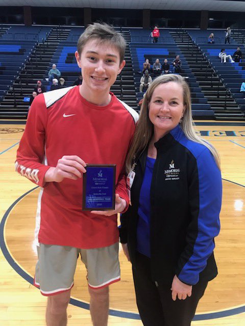 A HUGE shout out to Redbird basketball player Jake Lombardi on being recognized as top academic performer for the Redbird hoop team for Belleville East Tourn. <a href="/AHS_Redbirds/">Alton High School</a> <a href="/AltonBasketball/">𝐀𝐥𝐭𝐨𝐧 𝐑𝐞𝐝𝐛𝐢𝐫𝐝𝐬 𝐁𝐚𝐬𝐤𝐞𝐭𝐛𝐚𝐥𝐥</a>