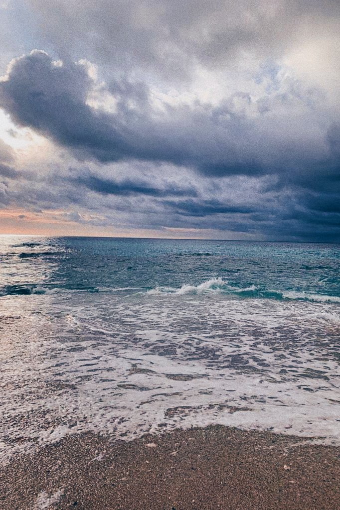 ktaewrld's tweet photo. few pictures of where I'm from ( REUNION ISLAND )
#capturelifewithtaehyung
#CaptureLifeWithARMY
@BTS_twt https://t.co/WLxc7SXXiv