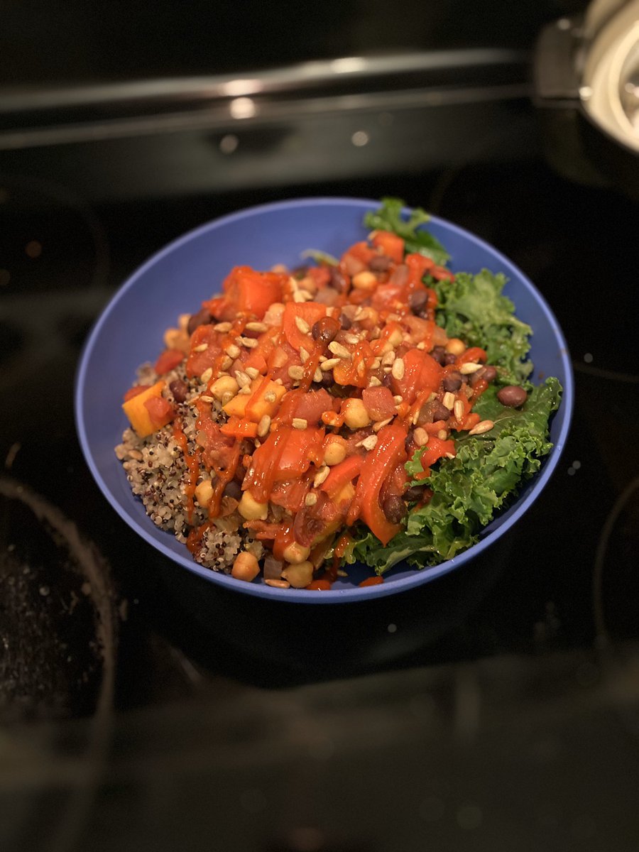 Sweet potato chipotle chili on a bed of quinoa and kale. Delicious. 
#vegan #food