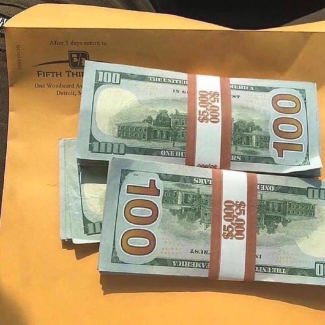 GTrivelson's tweet photo. Someone take my money. I have no need for all of it. #sugarbabyneeded #paypigslave #moneygiveaway https://t.co/3KiDCaia2R