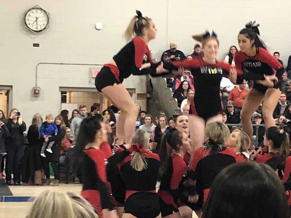 RHSSteveSampson's tweet photo. RHS Cheerleaders. https://t.co/zobE2z6QzY