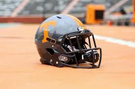 MartinezNikai's tweet photo. Extremely blessed and honored to receive an offer from the University of Tennessee🙏🏽🧡 #RipAuntieAyesha💕 @CoachDHughes2 @CertifiedDawgFB @KeiwanRatliff @247recruiting @CoachAJBrooks  @Rivalsfbcamps https://t.co/LQszBfMov3