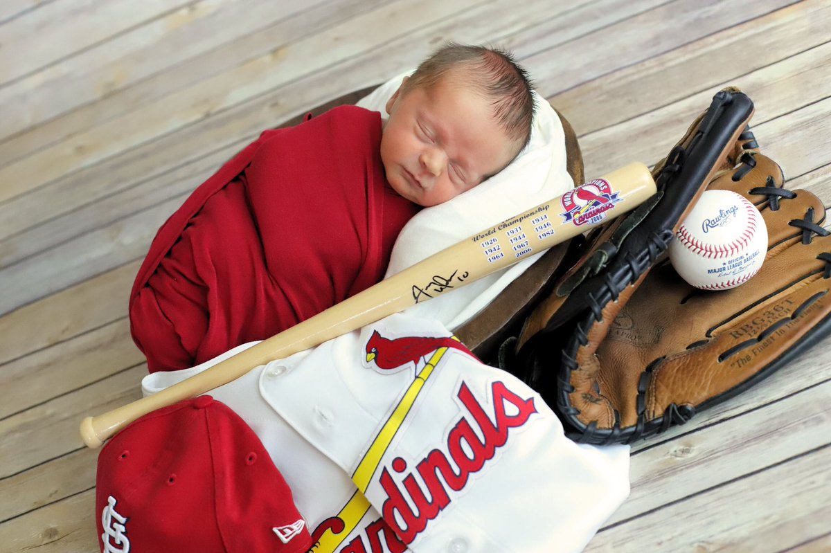 MooreAmy15's tweet photo. Raising him right. Go Cards!! @Cardinals https://t.co/FfxPeE5VgF