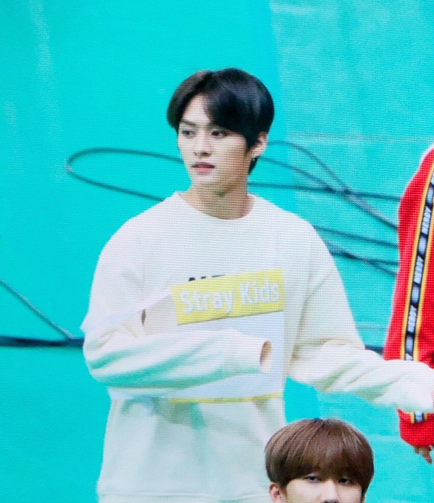 ˗ˏˋ ➸ my year with lino ˎˊ˗    ↳   #민호 ♡       ↳ day 21 ⋆ ⋆ ⋆  i feel sicky icky today :(