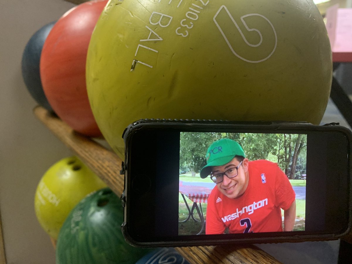 HeatherGrafTV's tweet photo. “This hit us hard. The special needs community is a closeknit one.”

Tonight @somdmo is paying tribute to a beloved Special Olympics athlete.
Brett Badin had been part of the bowling program for abt 15 years.
He lost his life last week, after being hit by a car on Rockville Pike. https://t.co/XxaQhE9Fkx