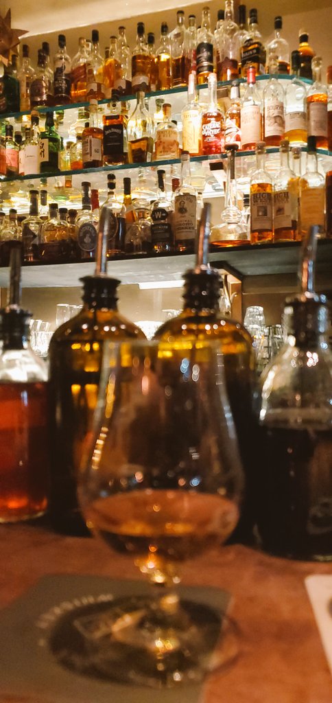Luis_Medina_15's tweet photo. #Networking. Amazing place #vintry with over 300 different types of Whiskeys. https://t.co/NWyIP445Sp