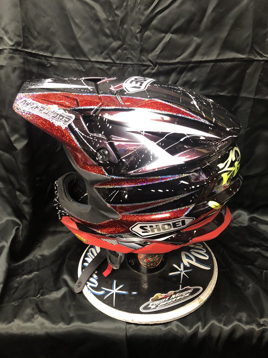 pmyama21's tweet photo. 326racing監督出来上がりましたっ🤤🤤🤤
本日発送します👍
#ペイントマジックヤマ
#paintmagicyama
#ヘルメットペイント
#ショウエイヘルメット
#vfxwr
#326racing
#ysp浜北大橋 https://t.co/kZZCVYAERH