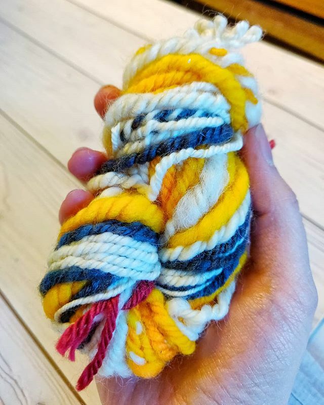 ClassySquid's tweet image. Hi friends! Been a while - December was crazy, and now it&apos;s halfway through January! We are still here, dreaming up new and exciting things for 2020, just a little slowed down by non-fibery aspects of life.

This weekend, I finally got to tear apart my s… ift.tt/36fBVv9