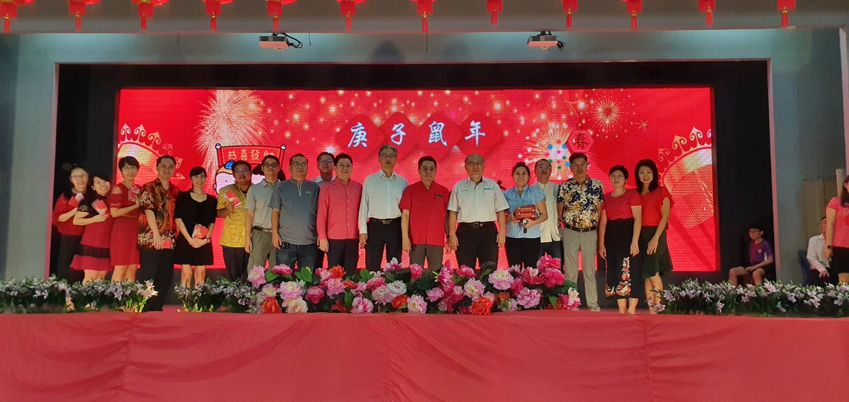 LangatSP's tweet photo. @LangatSP distributed Mandarin Orange to SJKC Batu 11 &amp; SJKC Batu 9 this morning, in conjunction with Chinese New Year Celebration 2020
#modernsewerage #engagementprogram https://t.co/LAwSFsHmTy