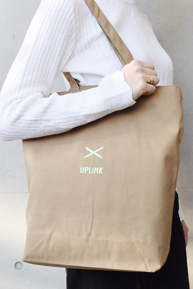 uplink_senden's tweet photo. UPLINK Archives「UPLINKトートバッグ」#アップリンク渋谷マーケット にて販売中🧬🧬🧬
https://t.co/AyIur8Oguh

🔹サンドベージュ（Omar BROWN）￥2,000 +tax
ハニ・アブ・アサド監督『オマールの壁』

🔻通販はこちら🔻
https://t.co/Ms0xa7haNK https://t.co/jWCuPzB0T4