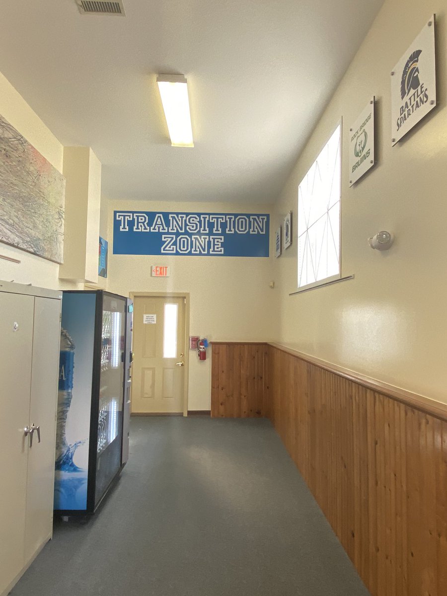 TWoodsDRE_P's tweet photo. The stagnant mindset no longer exists!!! Welcome to the TRANSITION ZONE!! Students come in and go out!! #COREROCKS #CPSBEST https://t.co/UPTECOXDHg