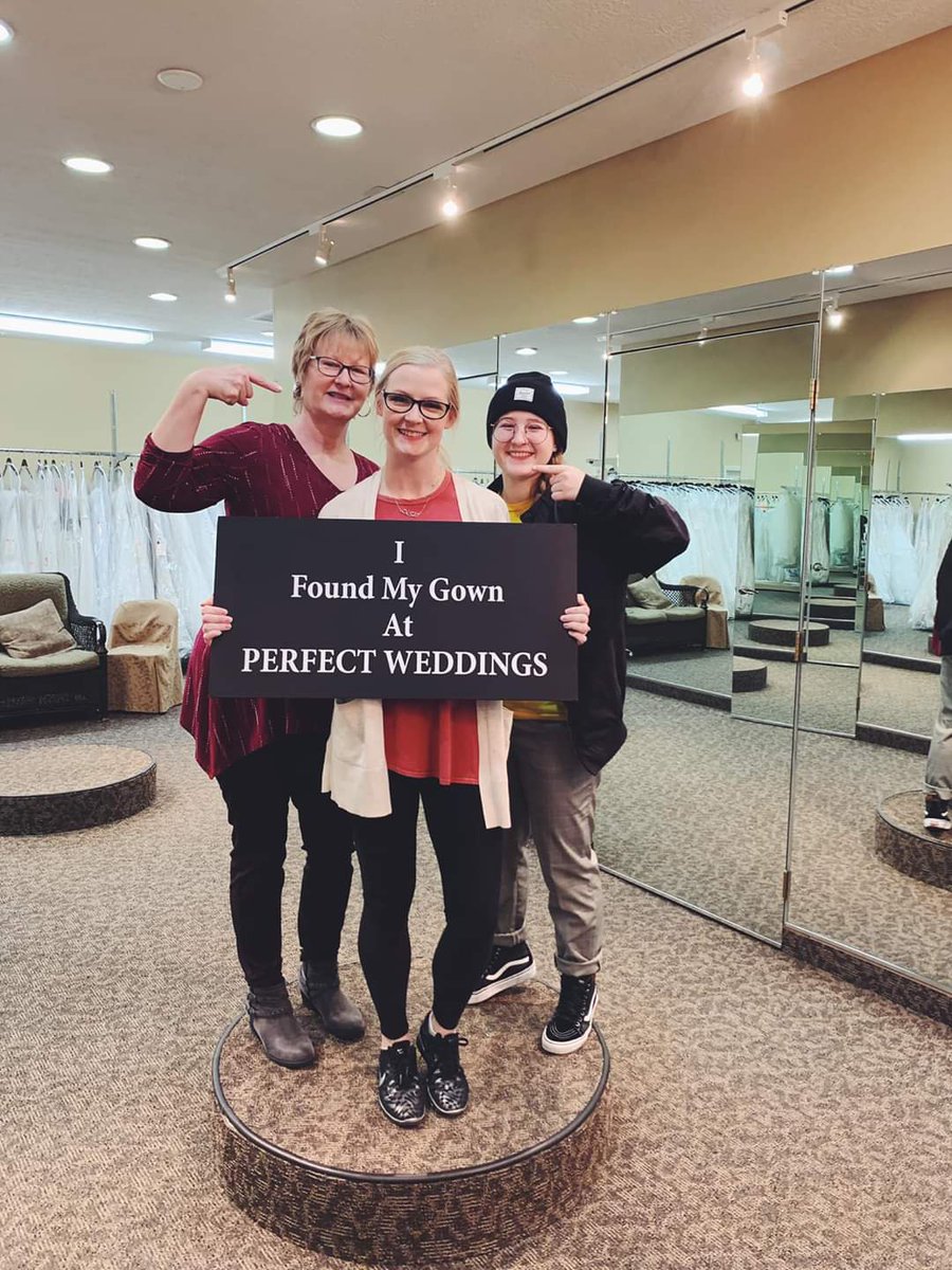 sfuhs03's tweet photo. I'm thankful for this moment and milestone. Yes, I cried and for many reasons.
#mbc #stageIVneedsmore #researchnotribbons #bcsm https://t.co/7RfM4FboTM