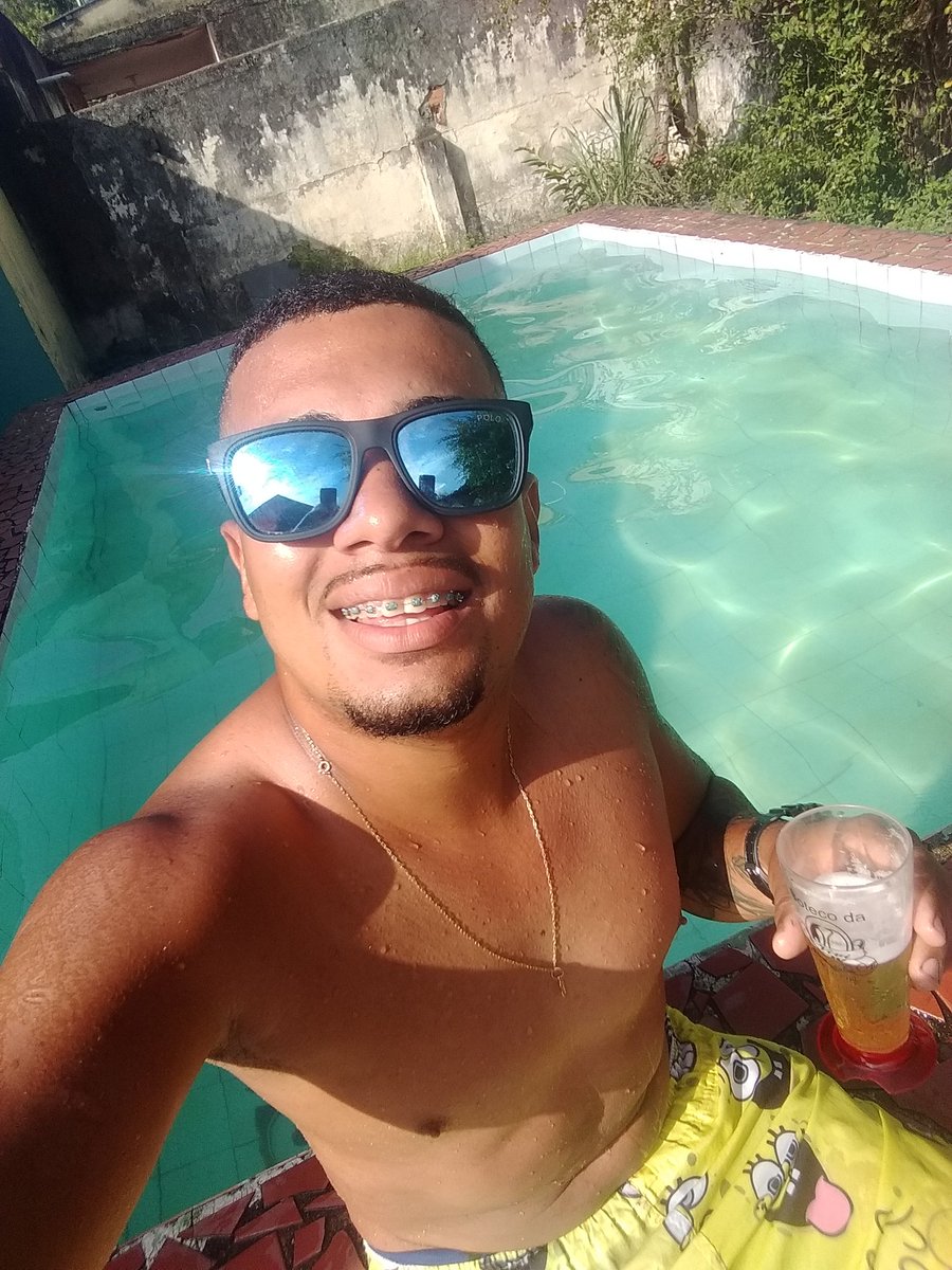 WallaceSilvaWC2's tweet photo. Obrigado senhor por me abençoar muito mas do que eu mereço.🍀
#Parabénspramim.
#WC15 😅
#UmBrindeaVidaReal🍾🍺 https://t.co/A7mJtsjIpm
