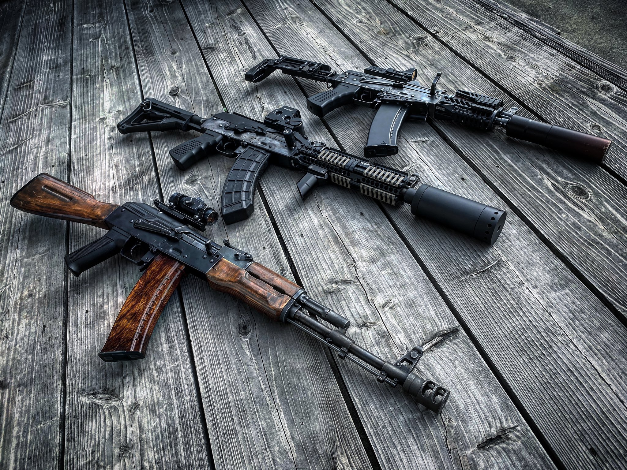 【実物】カラシニコフAK-74 カスタムパーツセット　ウクライナ 圧倒的コスパ】カラシニコフUSA正式ライセンスのAK電動ガン