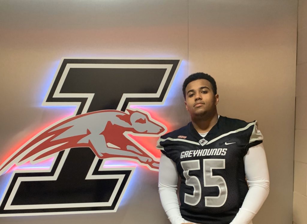 Respect_Lukas's tweet photo. PROUD TO ANNOUNCE MY COMMITMENT TO ..... UNIVERSITY OF INDIANAPOLIS⚪️⚫️🔴 @CoachDenham1 @KeeversChris @beyondsportsIL https://t.co/oGgMZWIr1k