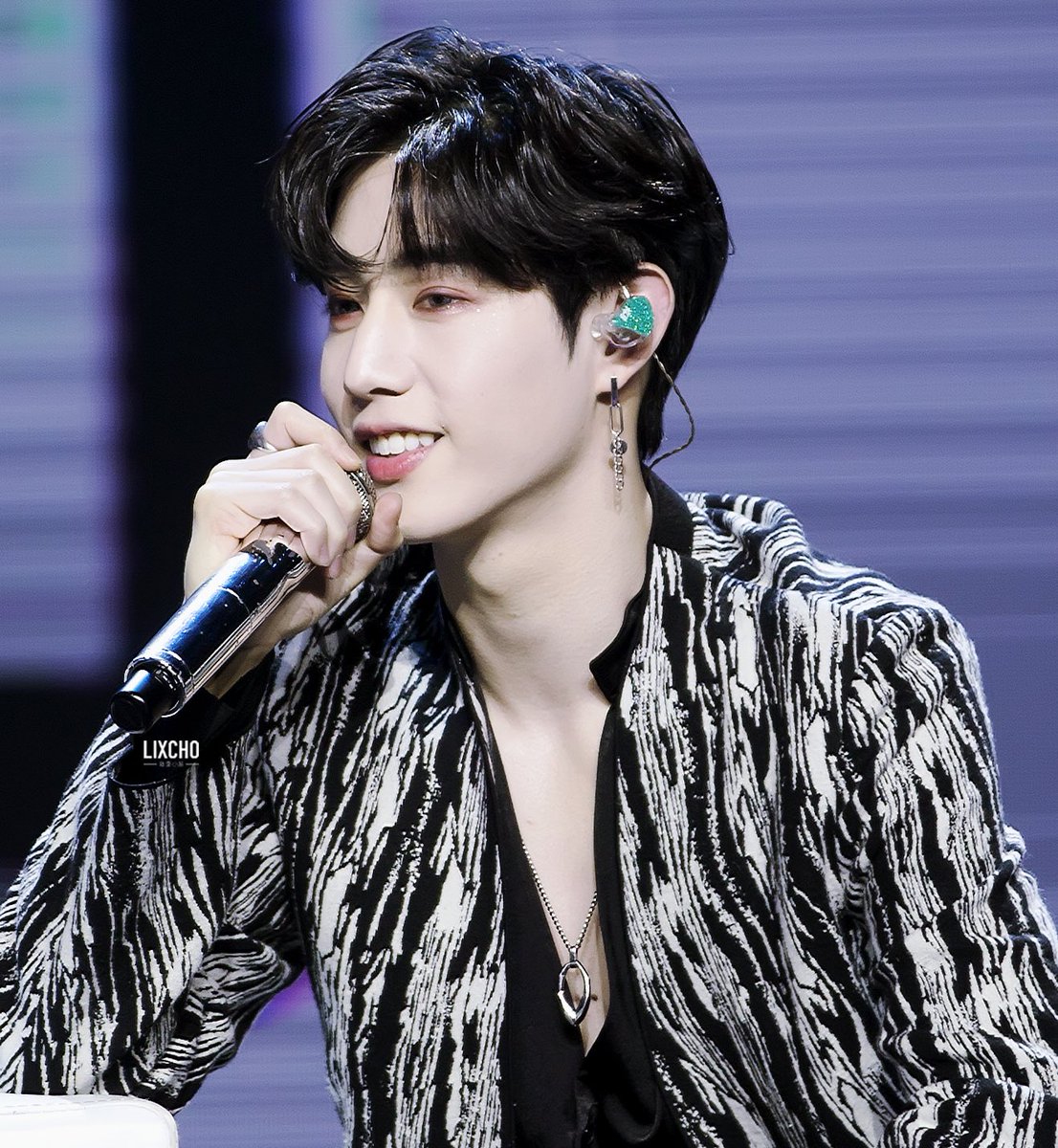 lixcho_'s tweet photo. 【HQ】200111 #OnYourMark FANMEETING IN SHANGHAI 
" 이유는 너야 날 이끄는 거야
내 유일한 답 너라고 말야 "
@mtuan93 

#段宜恩 #Mark #MarkTuan #마크 
#GOT7 #갓세븐 https://t.co/7OmOad58rg