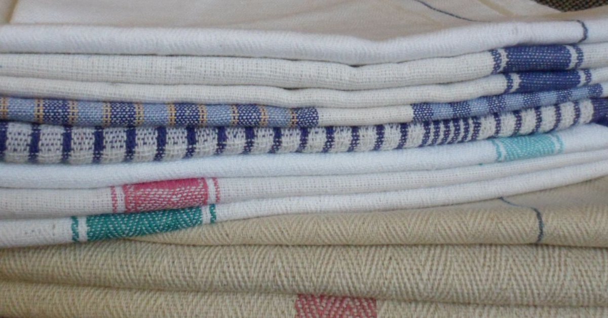 westvale06's tweet photo. Unsure of the difference between the different styles of tea towels, kitchen cloths, glass cloths &amp; oven cloths.  
Read our latest blog which explains each cloths purpose and which cloth is best for what job!
https://t.co/Ca9o5zH60O https://t.co/w32iCIDb3q