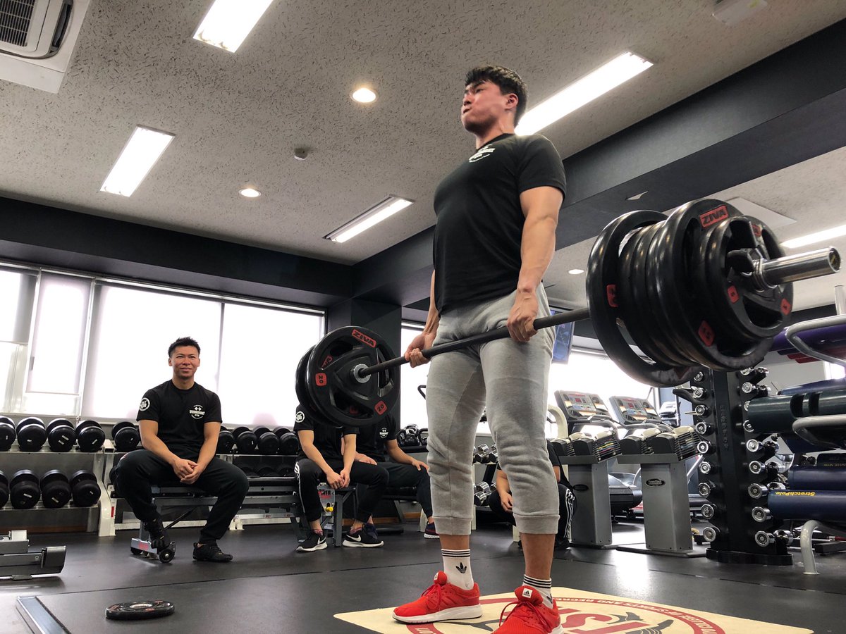 jikeitsr's tweet photo. #水曜パーソナルトレーニング
今年度の営業が終了しました✨
2018年全日本Jr.テニス選手権準優勝の選手にもご利用いただきました🎾
来年度は4月中旬から営業再開の予定です!来年度も皆さまお待ちしております😁
#CLUBTSR #TSRトレーナー #workout #パーソナルトレーニング #筋トレ https://t.co/4wji09wjB1