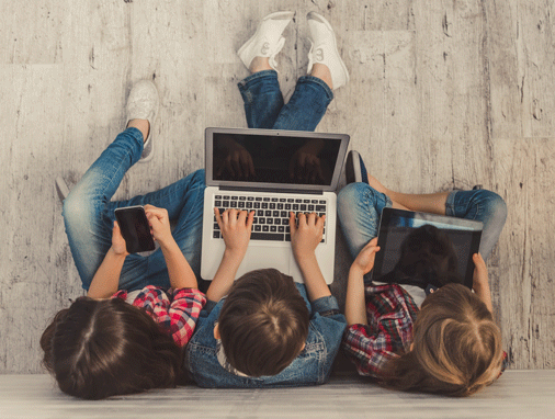cafdrome's tweet photo. [NUMÉRIQUE] 📲 Développer l'esprit critique des #enfants face aux infos circulant sur #internet
👉 Prochaine séance pour les parents et collégiens "Détox l'infox"
📅 27 janvier de 18h à 20h
📍 au @clgMarcelPagnol à @VilledeValence

avec @La_drome @gnizon @crijaura #CafDrôme https://t.co/e8PfvBw4bI