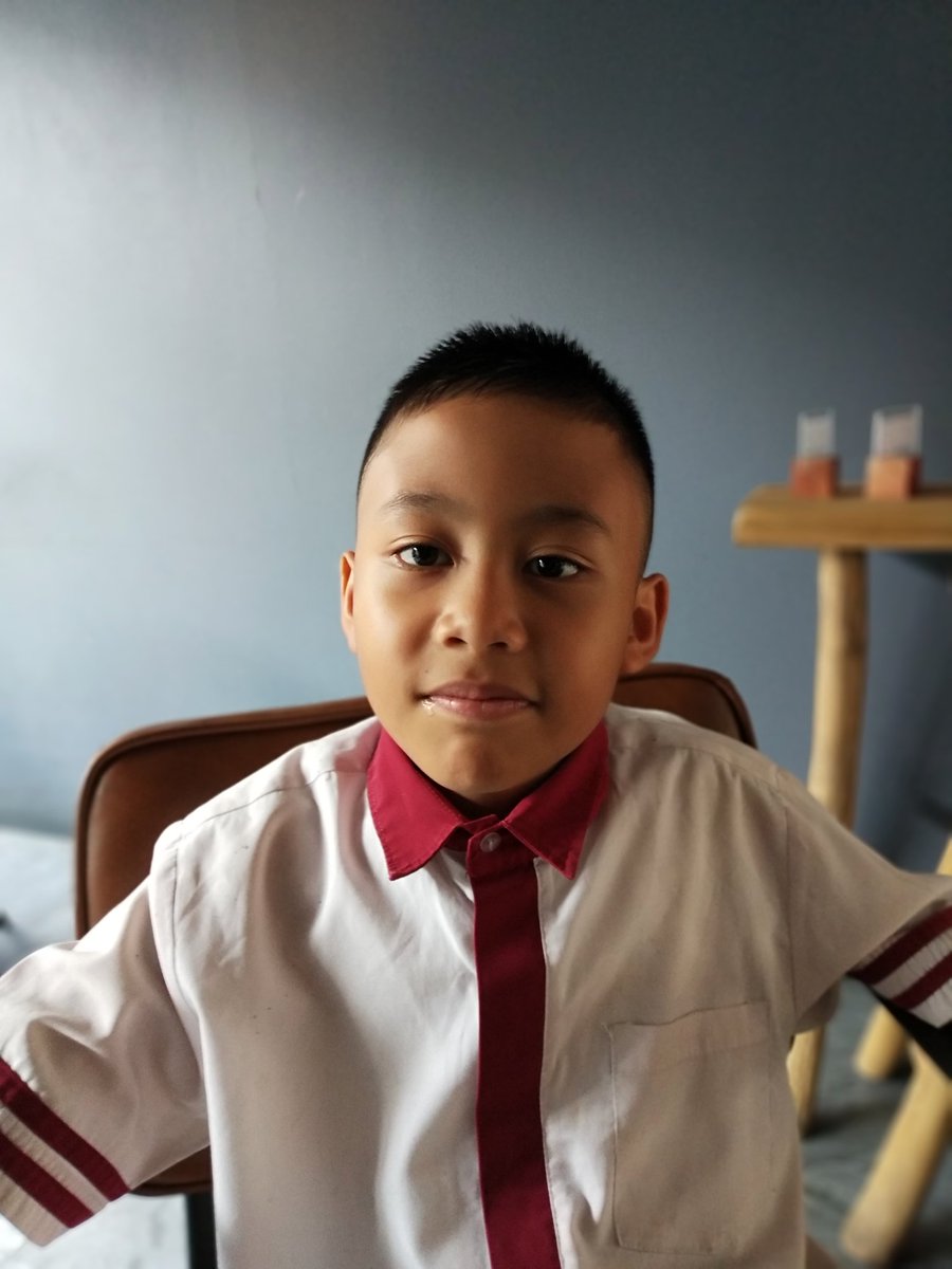 Bocah yg baru ganti genteng 

#MySon