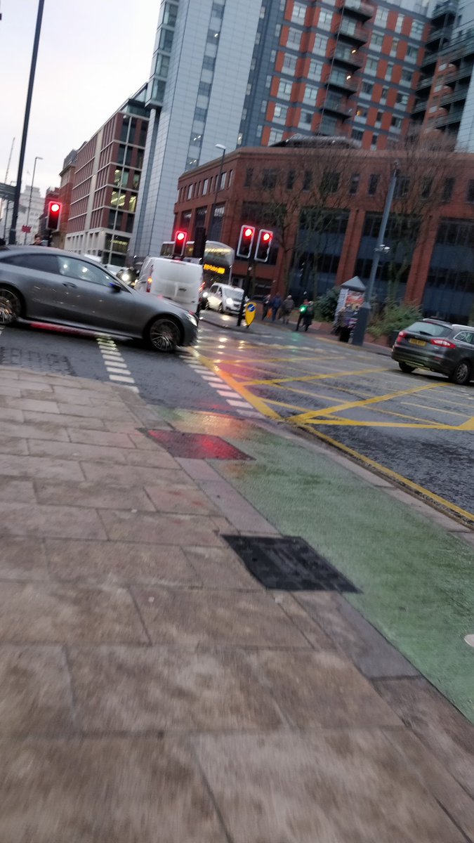 jenewland1999's tweet photo. Good Morning Leeds. It's a bit foggy this morning however it's not raining so I'm happy. On my way to day 1 of 3 of @workintheweb #witw #witw2020 #leeds #developmer #workshop https://t.co/B2bXhx0xFt