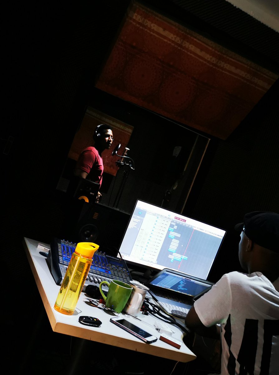 NamelessBandZa's tweet photo. Cooking... https://t.co/7d8IgbIgTq