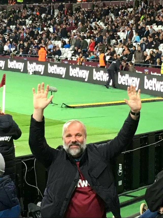This is Daniel Schultz. Dan was 48 and a lifetime West Ham fan and season ticket holder. Dan sadly passed away last week after long fight against cancer. 
It would mean the world to his family if we could get a round of applause in the 48th minute against Brighton. ⚒️ RT ⚒️