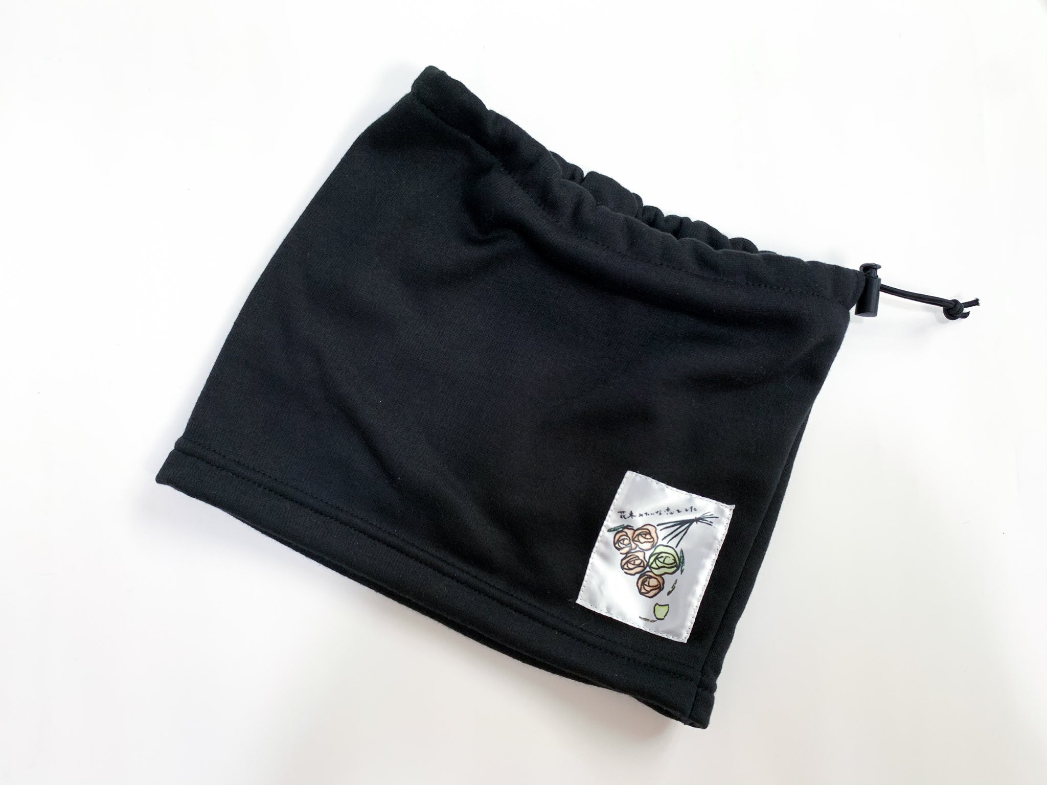 映画 花束みたいな恋をした 公式 Blu Ray Dvd好評発売中 本日撮影10日目 昨夜の撮影では主演のお二人からあったか いプレゼントが 有村さんのイラストに菅田さんが書いたタイトルの入ったオリジナルネックウォーマーです チーム花束はこれ