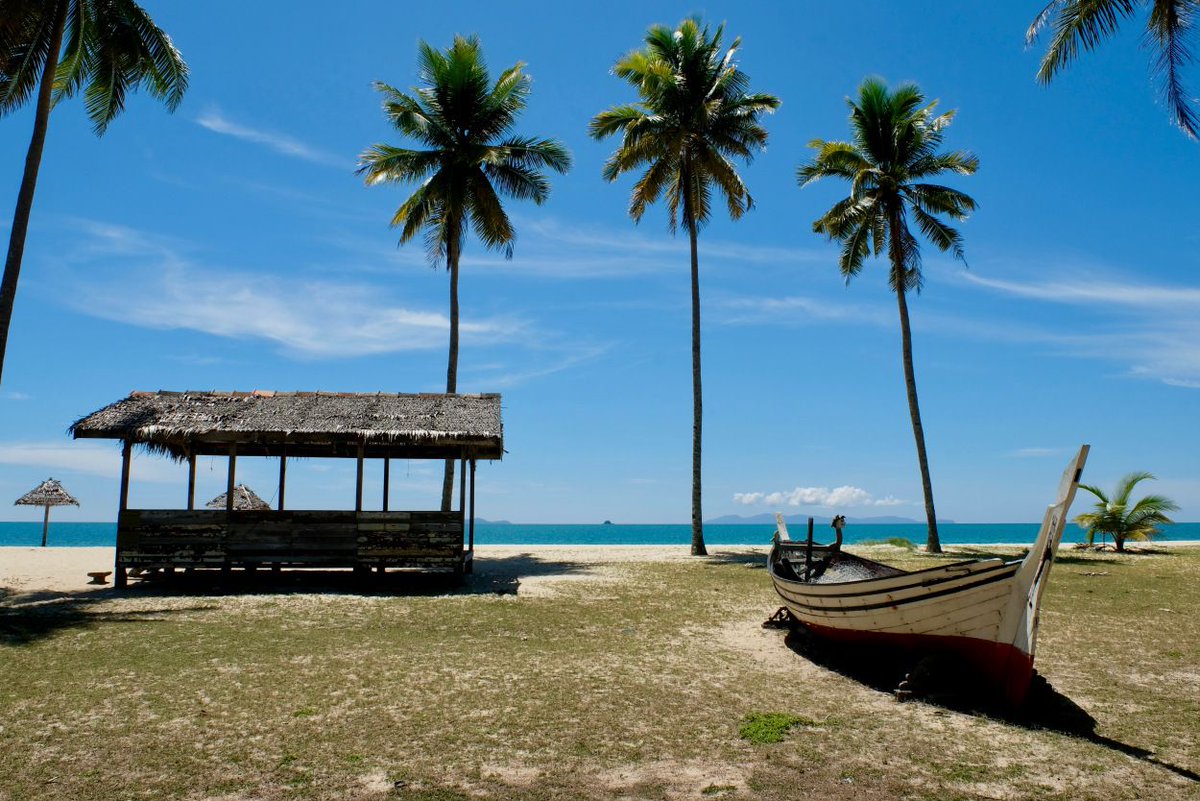 TourismMalaysia's tweet photo. TERRAPURI - Rediscovering the architecture of a Lost Kingdom in Terengganu.

Terrapuri
Kg.Mangkuk, 22120 Setiu, Terengganu, Malaysia
website : https://t.co/KmMvFYMJxo

#VisitMalaysia #VisitMalaysia2020 #VM2020 #TourismMalaysia #CuticutiMalaysia #MalaysiaTrulyAsia https://t.co/7B4jK4A4ge