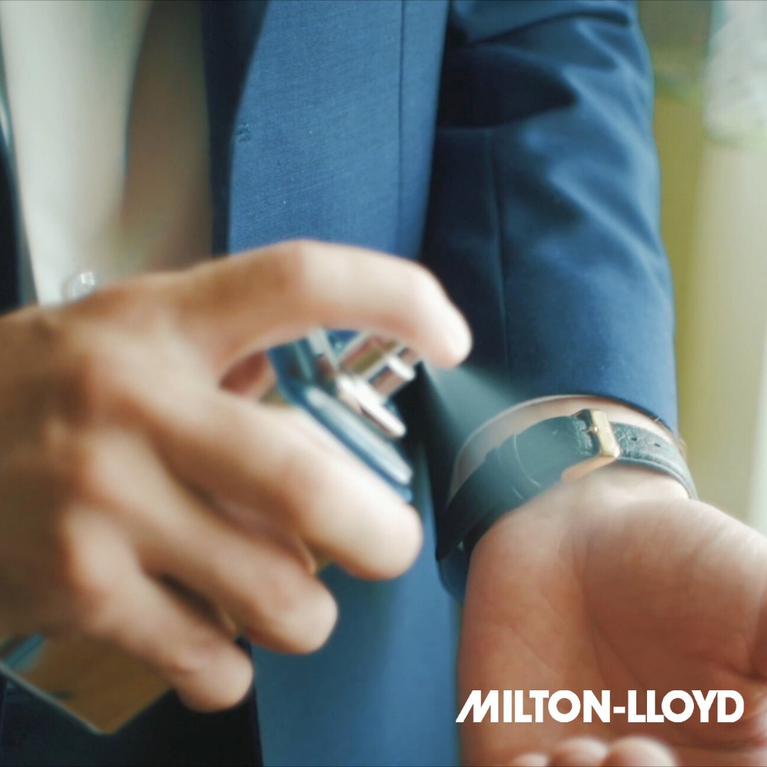 MiltonLloyd's tweet photo. Fragrance should be discovered, not announced. Those that are close by to you should be able to smell your scent, but you want to ensure that you're not applying too much and causing it to become overpowering. ✨
#miltonlloyd #perfumetip #fragrances #perfumes #signaturescent https://t.co/JJFYIdyyKO